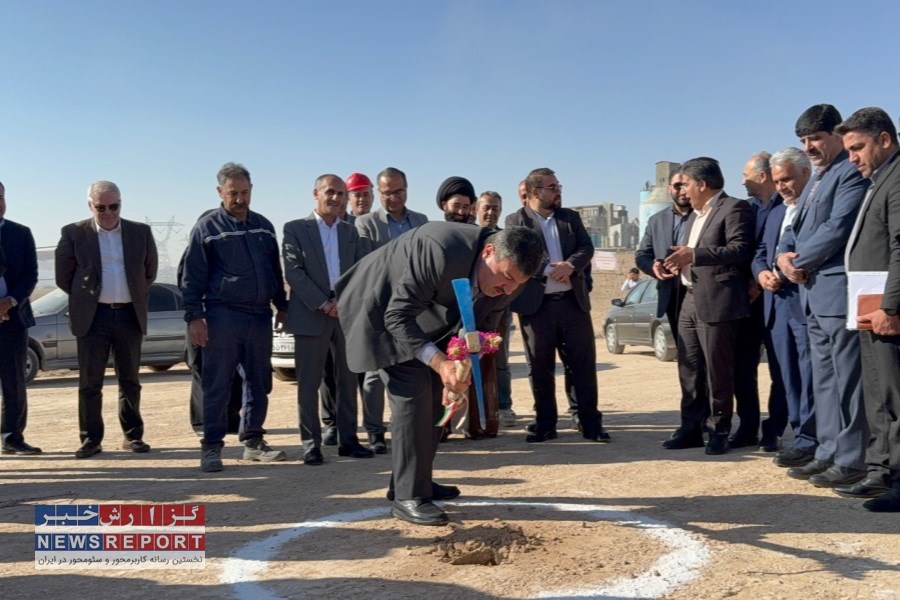 کلنگ زنی پروژه نیروگاه خورشیدی ۱۰ مگاواتی کارخانه سیمان فراز انجام شد